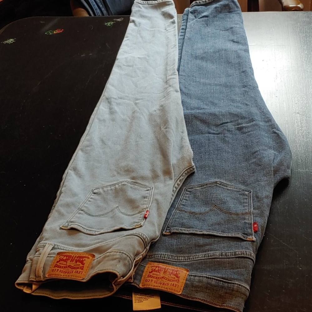 2 pair women Levis